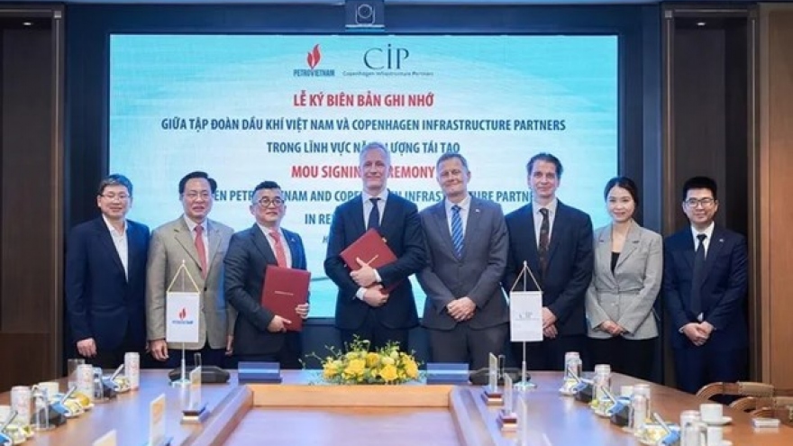 Petrovietnam partners with Danish firm to develop renewable energy